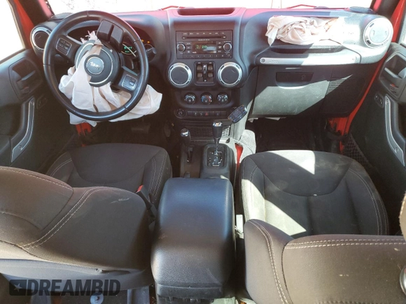 2018 Jeep Wrangler Unlimited Sahara z VIN 1C4BJWEGXJL913539, wystawiony jako Copart lot #54881915 z przebiegiem 108 119 mil mil oraz Szkoda całkowita • Salvage title. Historia ofert i sprzedaży dostępna na DreamBid. Obrazek 8.