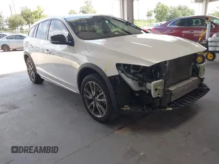2018 Volvo V60 z VIN YV440MWK7J2054707, wystawiony jako IAAI lot #42364359 z przebiegiem 119 518 mil mil oraz . Historia ofert i sprzedaży dostępna na DreamBid. Obrazek 1.