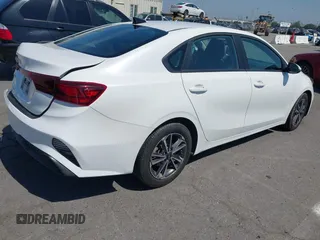 2022 Kia Forte LXS with VIN 3KPF24AD9NE481717, listed as a IAAI auction lot 41850501 with 126,473 mi miles. Bid and sale history available at carsss.com. Image 4.