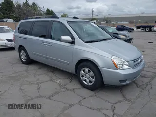 2008 Kia Sedona LX with VIN KNDMB233X86247628, listed as a IAAI auction lot 41918756 with 89,463 mi miles. Bid and sale history available at carsss.com. Image 1.