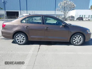 2011 Volkswagen Jetta Sedan SE w/Convenience & Sunroof PZEV with VIN 3VWDZ7AJ8BM388647, listed as a IAAI auction lot 41924260 with 156,583 mi miles. Bid and sale history available at carsss.com. Image 13.