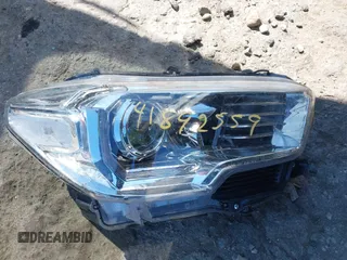 2017 Toyota Tacoma SR z VIN 5TFRX5GN9HX093461, wystawiony jako IAAI lot #41892559 z przebiegiem 159 986 mil mil oraz . Historia ofert i sprzedaży dostępna na DreamBid. Obrazek 12.