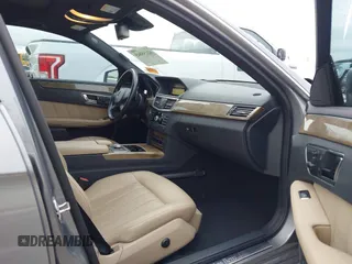 2011 Mercedes-Benz E 350 Luxury z VIN WDDHF8HBXBA338420, wystawiony jako IAAI lot #42155045 z przebiegiem 196 075 mil mil oraz . Historia ofert i sprzedaży dostępna na DreamBid. Obrazek 5.