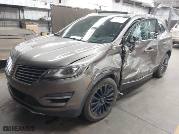 2017 Lincoln MKC Reserve with VIN 5LMCJ3D94HUL56713, listed as a IAAI auction lot 41893127 with 154,041 mi miles. Bid and sale history available at carsss.com. Image 17.