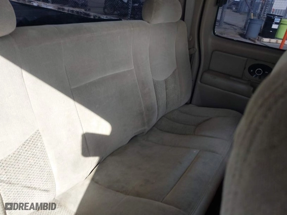 2003 Chevrolet Silverado 1500 LT with VIN 2GCEC19T831133145, listed as a IAAI auction lot 41484184 with 136,153 mi miles. Bid and sale history available at carsss.com. Image 8.