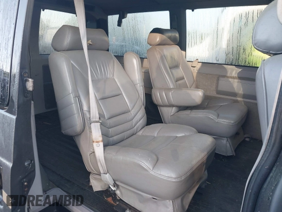 1994 Chevrolet Astro with VIN 1GNDM19Z5RB122102, listed as a IAAI auction lot 42011683 with 286,157 mi miles. Bid and sale history available at carsss.com. Image 8.