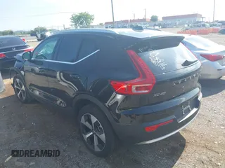 2025 Volvo XC40 Core Bright Theme with VIN YV4L12UJ0S2507803, listed as a IAAI auction lot 42551329 with 6,066 mi miles and . Bid and sale history available at DreamBid. Image 14.