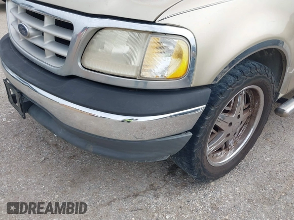 2000 Ford F-150 XL with VIN 1FTZX1725YKB41680, listed as a IAAI auction lot 41736655 with 1 mi miles. Bid and sale history available at carsss.com. Image 6.