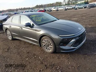 2024 Hyundai Sonata Hybrid Limited with VIN KMHL54JJ8RA097724, listed as a IAAI auction lot 41118928 with 1,664 mi miles. Bid and sale history available at carsss.com. Image 1.