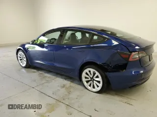 2022 Tesla Model 3 z VIN 5YJ3E1EA1NF185917, wystawiony jako Copart lot #59170725 z przebiegiem 151 149 mil mil oraz Czysty tytuł • Clean title. Historia ofert i sprzedaży dostępna na DreamBid. Obrazek 2.
