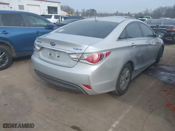 2015 Hyundai Sonata Hybrid Limited with VIN KMHEC4A46FA137237, listed as a IAAI auction lot 41478749 with 125,405 mi miles. Bid and sale history available at carsss.com. Image 4.