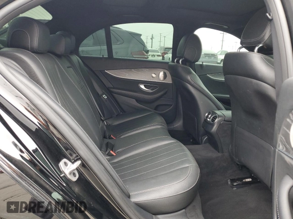 2021 Mercedes-Benz E 350 z VIN W1KZF8DB9MA928704, wystawiony jako Copart lot #60171705 z przebiegiem 44 068 mil mil oraz Szkoda całkowita • Salvage title. Historia ofert i sprzedaży dostępna na DreamBid. Obrazek 10.