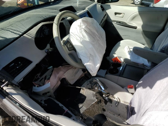 2014 Toyota Sienna LE AAS with VIN 5TDKK3DC4ES522918, listed as a Copart auction lot 51827245 with Not Provided miles and Salvage Title. Bid and sale history available at DreamBid. Image 8.