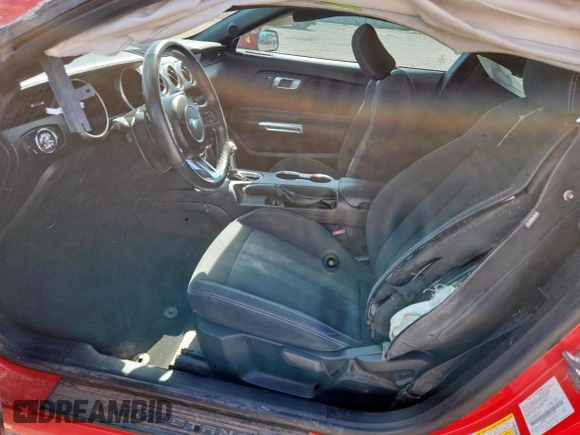 2019 Ford Mustang EcoBoost z VIN 1FA6P8TH7K5143139, wystawiony jako Copart lot #61650975 z przebiegiem 76 223 mil mil oraz Szkoda całkowita • Salvage title. Historia ofert i sprzedaży dostępna na DreamBid. Obrazek 7.