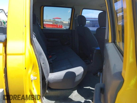 2001 Nissan Frontier SE z VIN 1N6ED27T61C355015, wystawiony jako IAAI lot #42381391 z przebiegiem Nie podano mil oraz . Historia ofert i sprzedaży dostępna na DreamBid. Obrazek 8.