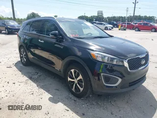 2017 Kia Sorento LX z VIN 5XYPGDA51HG330957, wystawiony jako IAAI lot #42189378 z przebiegiem 139 835 mil mil oraz . Historia ofert i sprzedaży dostępna na DreamBid. Obrazek 1.
