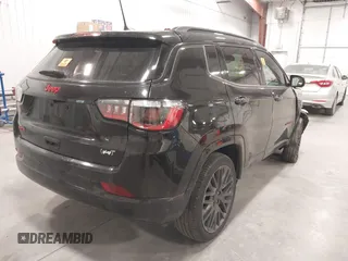 2023 Jeep Compass (RED) Edition z VIN 3C4NJDCN0PT532766, wystawiony jako IAAI lot #41814558 z przebiegiem 22 690 mil mil oraz . Historia ofert i sprzedaży dostępna na DreamBid. Obrazek 4.