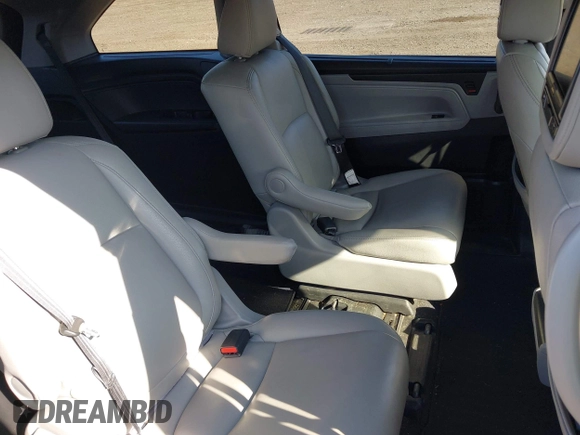 2019 Honda Odyssey EX with VIN 5FNRL6H53KB015260, listed as a IAAI auction lot 42106324 with 67,447 mi miles. Bid and sale history available at carsss.com. Image 8.