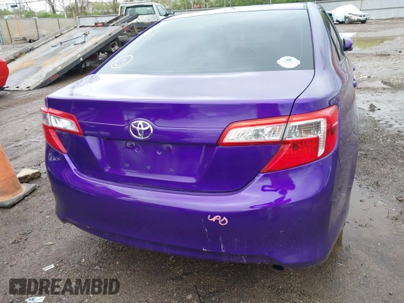 2014 Toyota Camry L with VIN 4T4BF1FK3ER419743, listed as a IAAI auction lot 41940669 with 92,822 mi miles. Bid and sale history available at carsss.com. Image 17.