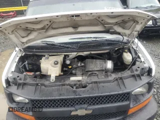 2003 Chevrolet Express Cargo with VIN 1GCGG25U831126705, listed as a Copart auction lot 73466744 with 265,323 mi miles and Salvage Title. Bid and sale history available at DreamBid. Image 13.