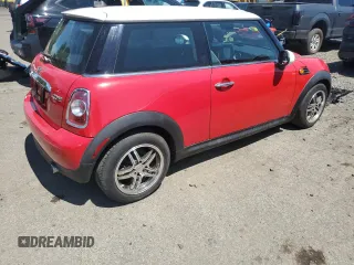 2011 MINI Hardtop z VIN WMWSU3C52BT099618, wystawiony jako Copart lot #57863215 z przebiegiem 98 302 mil mil oraz Tytuł czysty. Historia ofert i sprzedaży dostępna na DreamBid. Obrazek 3.