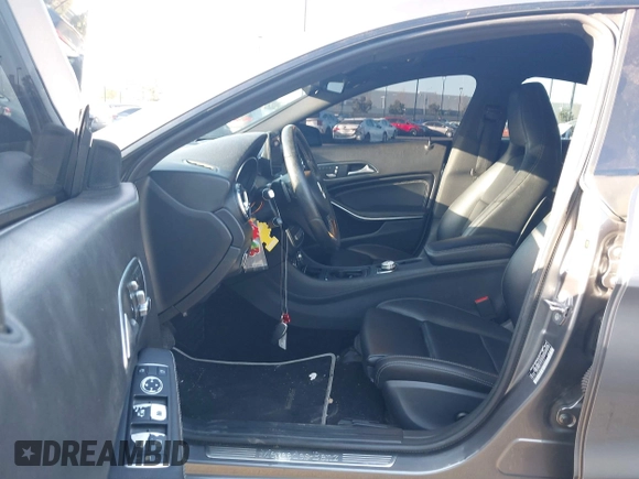 2018 Mercedes-Benz CLA 250 with VIN WDDSJ4EB0JN695467, listed as a IAAI auction lot 42024593 with 59,622 mi miles and . Bid and sale history available at DreamBid. Image 5.