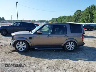 2015 Land Rover LR4 HSE z VIN SALAG2V69FA765454, wystawiony jako IAAI lot #42561781 z przebiegiem 99 115 mil mil oraz . Historia ofert i sprzedaży dostępna na DreamBid. Obrazek 14.