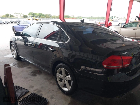 2014 Volkswagen Passat S with VIN 1VWAT7A37EC035831, listed as a IAAI auction lot 42648263 with 118,081 mi miles and . Bid and sale history available at DreamBid. Image 3.