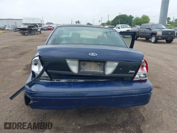 2010 Ford Police Interceptor z VIN 2FABP7BV8AX117615, wystawiony jako IAAI lot #42204261 z przebiegiem Nie podano mil oraz . Historia ofert i sprzedaży dostępna na DreamBid. Obrazek 15.