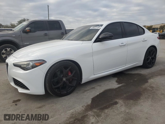 2019 Alfa Romeo Giulia Sport with VIN ZARFAMAN1K7619490, listed as a Copart auction lot 86025104 with 35,267 mi miles and Clean Title. Bid and sale history available at carsss.com. Image 1.