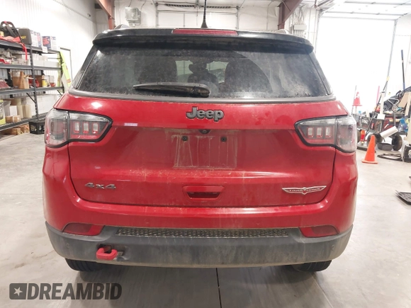 2021 Jeep Compass Trailhawk z VIN 3C4NJDDBXMT586981, wystawiony jako IAAI lot #42116028 z przebiegiem 70 317 mil mil oraz . Historia ofert i sprzedaży dostępna na DreamBid. Obrazek 17.
