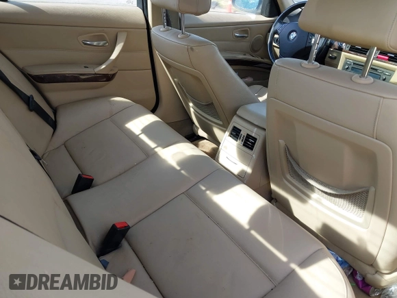 2008 BMW 3 Series 328i z VIN WBAVA33558K054158, wystawiony jako IAAI lot #42540443 z przebiegiem 113 597 mil mil oraz . Historia ofert i sprzedaży dostępna na DreamBid. Obrazek 8.