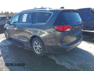 2017 Chrysler Pacifica Limited z VIN 2C4RC1GG4HR753555, wystawiony jako IAAI lot #41676131 z przebiegiem 119 642 mil mil oraz . Historia ofert i sprzedaży dostępna na DreamBid. Obrazek 3.