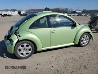 2003 Volkswagen Beetle GLS z VIN 3VWCK21C23M413421, wystawiony jako Copart lot #47252865 z przebiegiem 123 840 mil mil oraz Tytuł czysty. Historia ofert i sprzedaży dostępna na DreamBid. Obrazek 3.