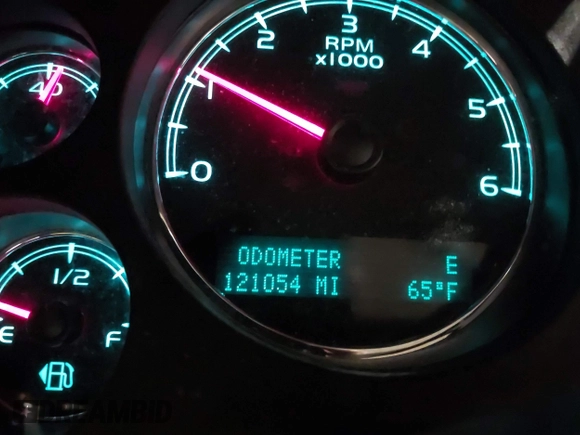 2013 GMC Yukon Denali with VIN 1GKS2EEF0DR105804, listed as a IAAI auction lot 42028402 with 121,054 mi miles. Bid and sale history available at carsss.com. Image 15.