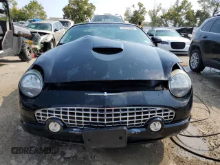 2002 Ford Thunderbird Hardtop Premium z VIN 1FAHP60A22Y107619, wystawiony jako Copart lot #55755765 z przebiegiem 32 306 mil mil oraz Nie do naprawy • Non repairable. Historia ofert i sprzedaży dostępna na DreamBid. Obrazek 5.