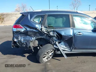 2016 Nissan Rogue SV with VIN KNMAT2MT5GP629279, listed as a IAAI auction lot 41670319 with 110,761 mi miles. Bid and sale history available at carsss.com. Image 6.