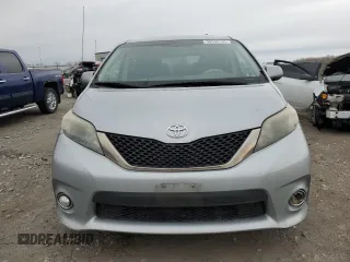 2012 Toyota Sienna SE z VIN 5TDXK3DC9CS222519, wystawiony jako Copart lot #50948145 z przebiegiem 245 553 mil mil oraz Szkoda całkowita • Salvage title. Historia ofert i sprzedaży dostępna na DreamBid. Obrazek 5.