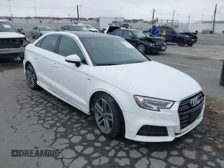 2017 Audi A3 z VIN WAUJ8HFFXH1047739, wystawiony jako IAAI lot #42313056 z przebiegiem 125 104 mil mil oraz . Historia ofert i sprzedaży dostępna na DreamBid. Obrazek 1.