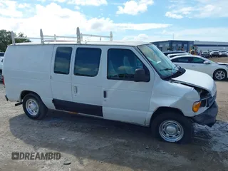 2006 Ford Econoline Cargo z VIN 1FTRE14W66HA95946, wystawiony jako IAAI lot #42244992 z przebiegiem 230 184 mil mil oraz . Historia ofert i sprzedaży dostępna na DreamBid. Obrazek 13.