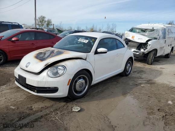 2012 Volkswagen Beetle 2.5L PZEV with VIN 3VWJP7AT6CM605642, listed as a Copart auction lot 80018214 with 101,694 mi miles and Salvage Title. Bid and sale history available at carsss.com. Image 1.