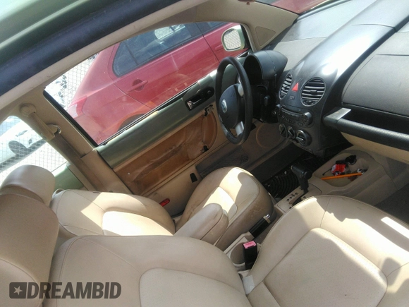 2007 Volkswagen Beetle z VIN 3VWPW31C97M514361, wystawiony jako IAAI lot #42274034 z przebiegiem 101 398 mil mil oraz . Historia ofert i sprzedaży dostępna na DreamBid. Obrazek 5.