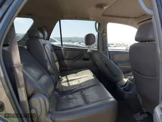 2004 Toyota Sequoia SR5 with VIN 5TDZT34A84S215261, listed as a IAAI auction lot 41996939 with 282,992 mi miles. Bid and sale history available at carsss.com. Image 8.
