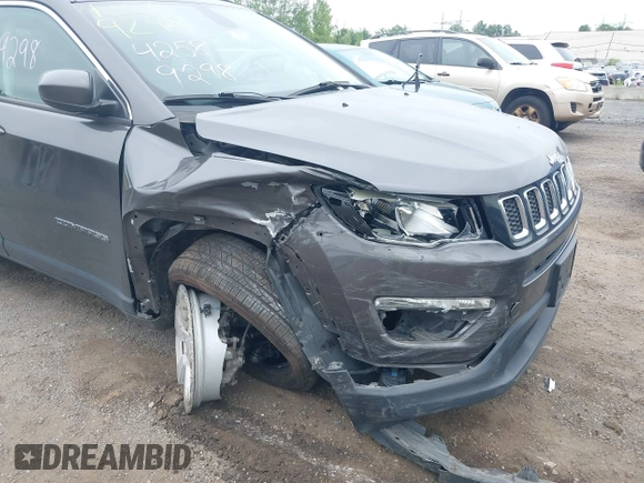 2020 Jeep Compass Latitude z VIN 3C4NJDBB4LT205322, wystawiony jako IAAI lot #42589298 z przebiegiem 50 665 mil mil oraz . Historia ofert i sprzedaży dostępna na DreamBid. Obrazek 6.