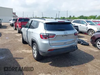 2024 Jeep Compass Latitude with VIN 3C4NJDBN6RT119349, listed as a IAAI auction lot 42125341 with 43,992 mi miles. Bid and sale history available at carsss.com. Image 3.
