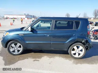 2010 Kia Soul + with VIN KNDJT2A29A7071360, listed as a IAAI auction lot 41742162 with 69,694 mi miles. Bid and sale history available at carsss.com. Image 14.
