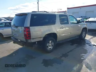 2010 Chevrolet Suburban LT with VIN 1GNUKJE35AR260614, listed as a IAAI auction lot 41835589 with 225,255 mi miles. Bid and sale history available at carsss.com. Image 4.