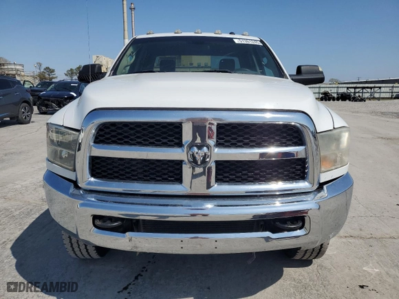 2018 Ram 2500 Tradesman with VIN 3C6UR5HL4JG347483, listed as a Copart auction lot 51301245 with 219,190 mi miles and Clean Title. Bid and sale history available at carsss.com. Image 5.