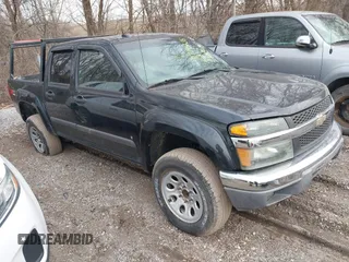 2008 Chevrolet Colorado 2LT z VIN 1GCDT13E788126097, wystawiony jako IAAI lot #41709426 z przebiegiem 143 505 mil mil oraz . Historia ofert i sprzedaży dostępna na DreamBid. Obrazek 1.