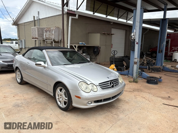 2004 Mercedes-Benz CLK 320 with VIN WDBTK65G04T026049, listed as a IAAI auction lot 42730114 with 120,122 mi miles and . Bid and sale history available at DreamBid. Image 1.